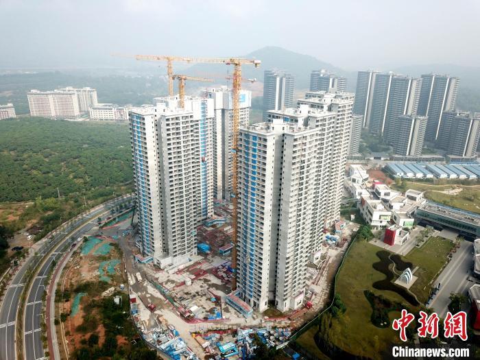 廣州一在建樓盤。 范少鵬 攝