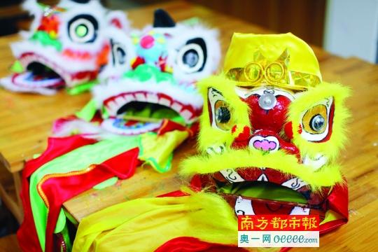 傳承傳統(tǒng)文化 80后女教師把“扎獅頭”帶進小學(xué)