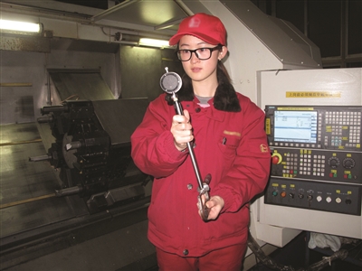 “最年輕省勞?！被啬感．斀處?被學生稱為“班主任學姐”