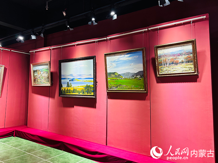 油畫寫生基地中展示的作品。人民網(wǎng)記者 張聿修攝