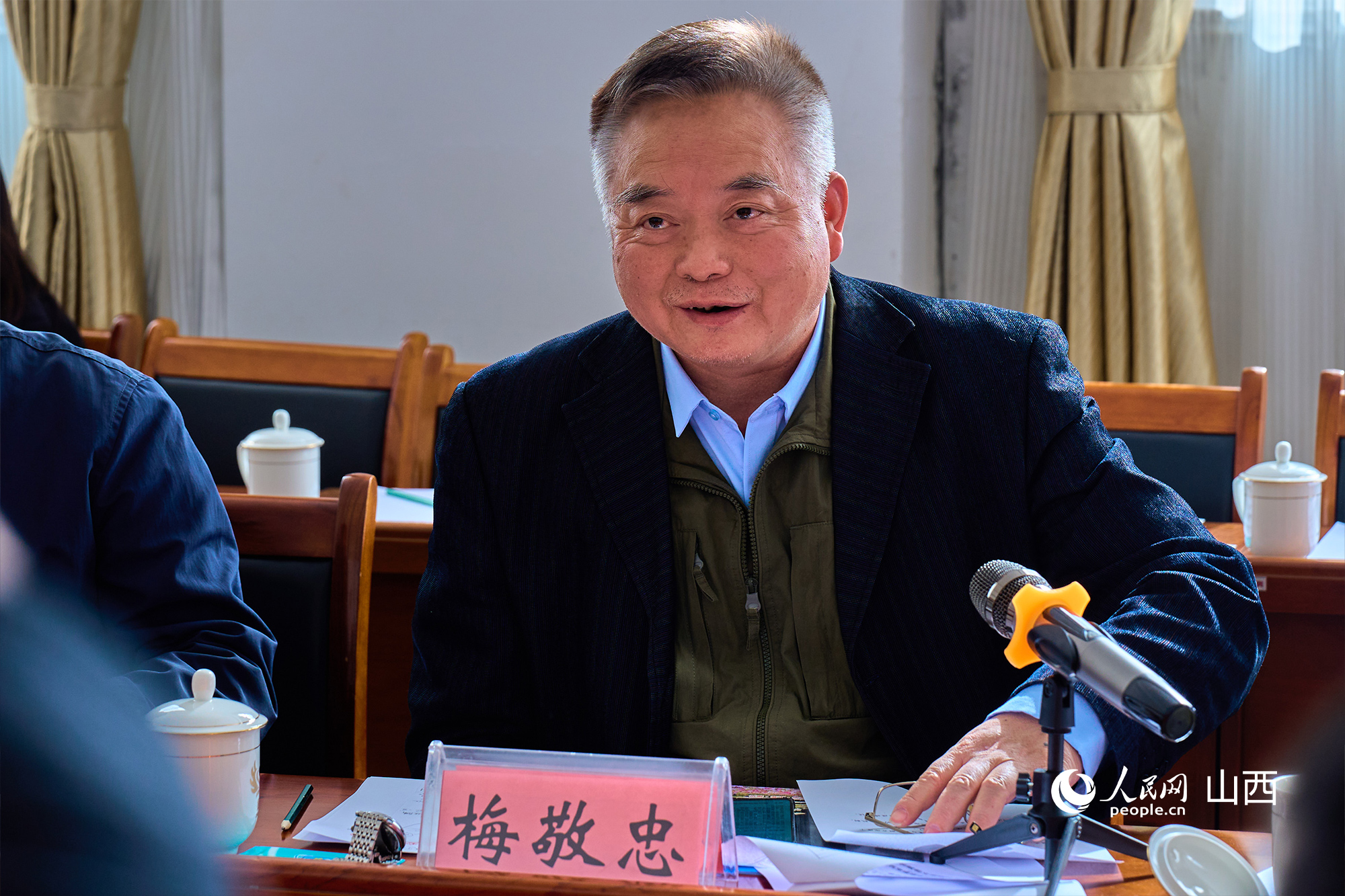 中央黨校（國家行政學(xué)院）文史教研部原副主任、教授梅敬忠。人民網(wǎng) 張超寧攝