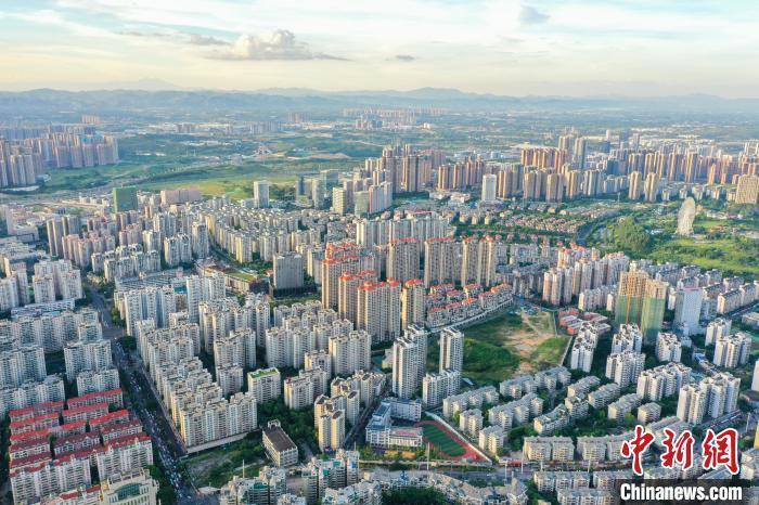 資料圖：航拍樓盤林立。 陳冠言 攝