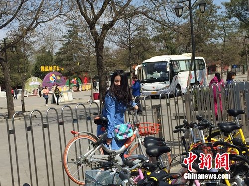 越來越多的用戶開始使用共享單車。<a target='_blank'  _fcksavedurl='http://www.chinanews.com/' ></table>中新網(wǎng)</a> 吳濤 攝