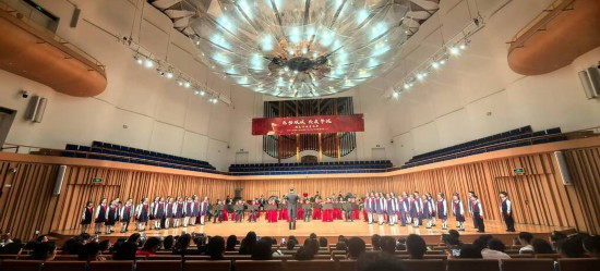 重慶大學(xué)城樹(shù)人小學(xué)校管樂(lè)團(tuán)參加比賽。