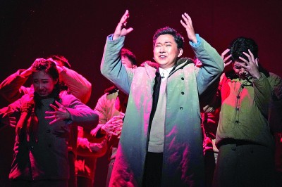 清華大學原創(chuàng)話劇《馬蘭花開》在港演出。新華社發(fā)